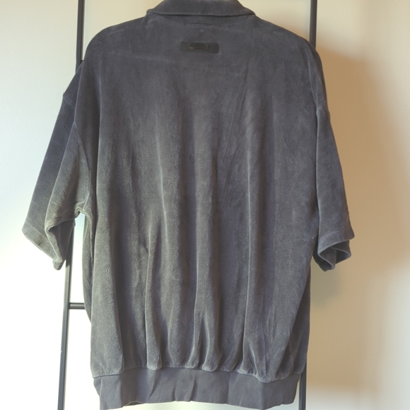 Fear of God Essentials grey velour short sleeve - Picture 4 of 4